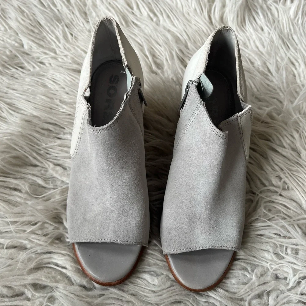 Sorel Nadia Dove Grey Color Block Open Toe Heeled Suede Ankle Bootie Shoes EUC 6